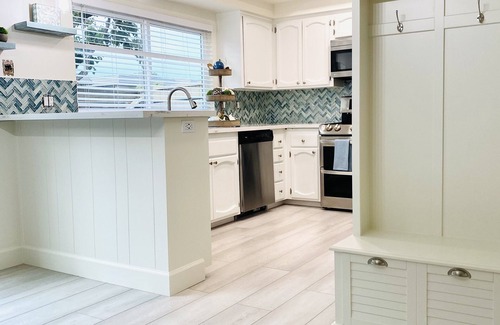 Solana Beach Casa | REMODELED 3 BEDROOM 2.5 BA. HOME ACROSS FROM PRIVATE BEACH OR WALK TO DOG BEACH!
