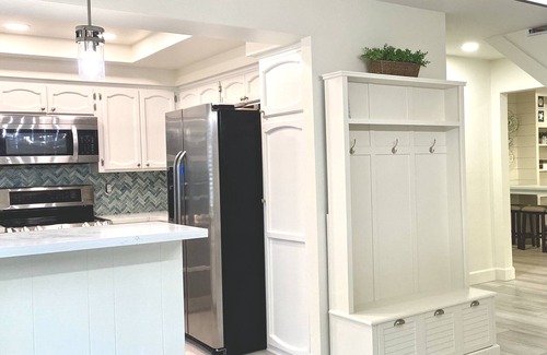 Solana Beach Casa | REMODELED 3 BEDROOM 2.5 BA. HOME ACROSS FROM PRIVATE BEACH OR WALK TO DOG BEACH!
