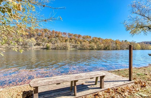 Belspring Casa | Remodeled, 3 BR, cabin on river