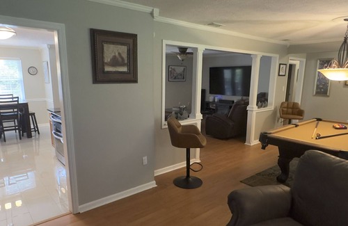 Pooler Casa | Remodeled 3BR minutes from Downtown Savannah | Pool | Outdoor Kitchen