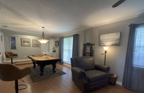 Pooler Casa | Remodeled 3BR minutes from Downtown Savannah | Pool | Outdoor Kitchen
