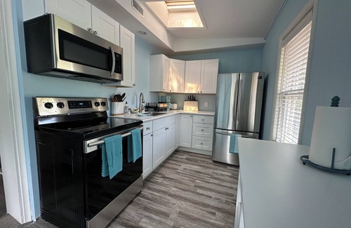 New Buffalo Casa | Remodeled Apartment, Downtown New Buffalo