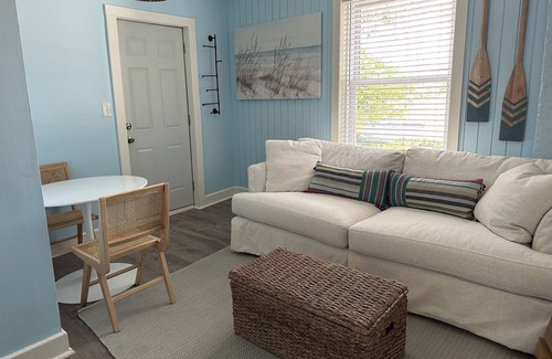 New Buffalo Casa | Remodeled Apartment, Downtown New Buffalo