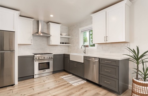 The Mesa Casa | Remodeled Beach House with Spa and Sauna 2 Blocks from Ocean Pet Friendly