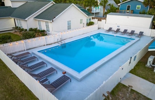Miramar Beach Casa | Remodeled Beach Hotel Pool -12