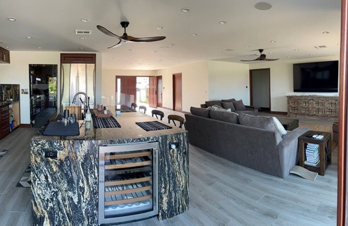 Redondo Beach Casa | Remodeled Exec 4bd 4bth Villa. Walking Distance from Beach and Riviera Village.