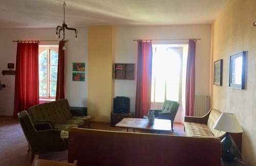 Brozolo Casa | Remodeled farmhouse next to medieval castle in Brozolo, Piedmont, Italy