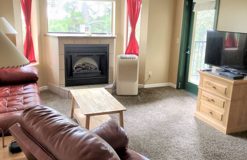 Lead Condominio | Remodeled Fully Furnished Resort Condo at Terry Peak. Heart of the Black HIlls