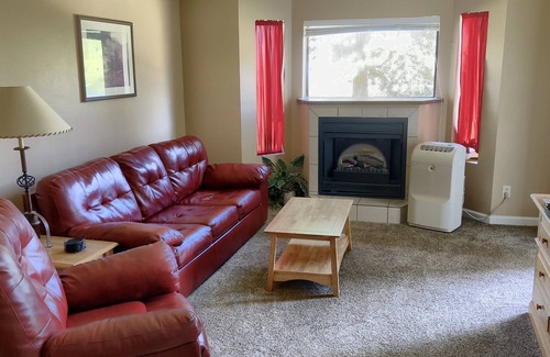 Lead Condominio | Remodeled Fully Furnished Resort Condo at Terry Peak. Heart of the Black HIlls