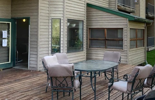 Lead Condominio | Remodeled Fully Furnished Barefoot Resort Condo at Terry Peak!