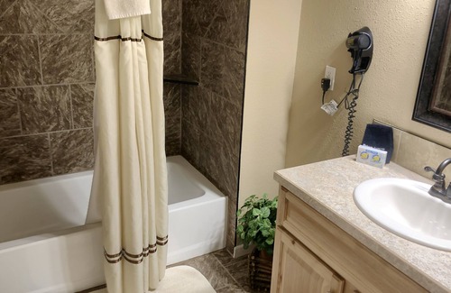 Lead Condominio | Remodeled Fully Furnished Barefoot Resort Condo
