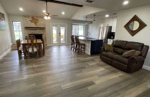 Cross Mountain Casa | Remodeled hill country house, pool, 1.25 fenced acres Fiesta Texas - Sea World