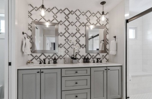 Fontana-on-Geneva Lake Casa | Remodeled Home|Country Club Estates|Golf Views|HotTub|BBQ
