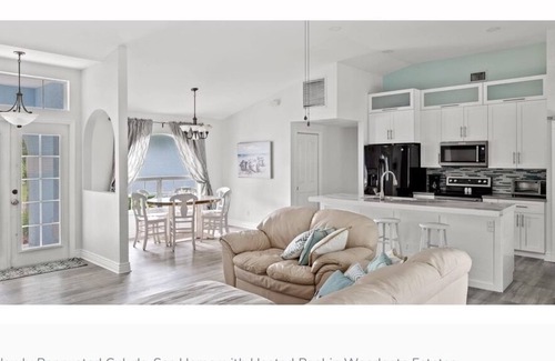 Biggar Casa | Remodeled Home in quiet cul-de-sac with Heated Pool!
