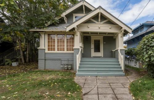 Richmond Casa | Remodeled Home in the Heart of Hawthorne