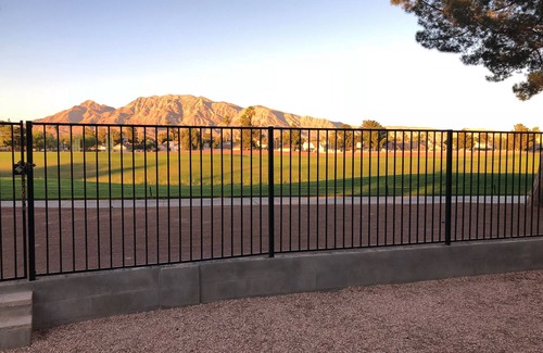 Sunrise Manor Casa | Casa recién remodelada 10 huéspedes frente al campo de golf