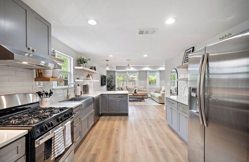 Shady Acres Casa | Remodeled Houston Heights Gem! | Stroll to Bars!