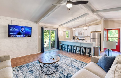 Lake Norman of Catawba Casa | Remodeled Lake Norman house on quiet, deep water cove