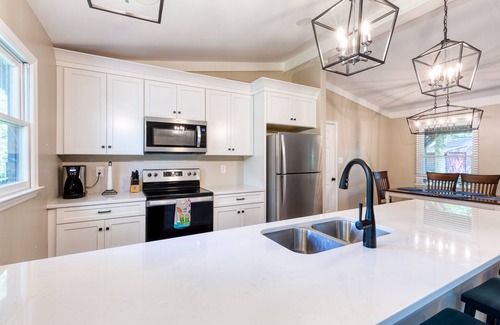 Lake Norman of Catawba Casa | Remodeled Lake Norman house on quiet, deep water cove