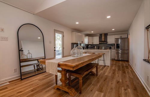 Henrico Casa | Remodeled Lake Retreat w/ expansive main lake views with amazing amenities!