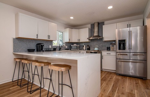 Henrico Casa | Remodeled Lake Retreat w/ expansive main lake views with amazing amenities!