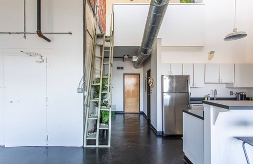 Poncey-Highland Apartamento | Remodeled Loft Next to Ponce City Market (on Beltline)