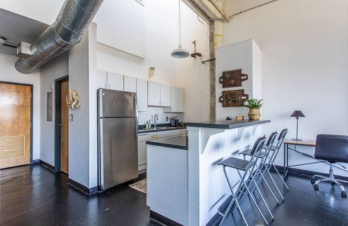 Poncey-Highland Apartamento | Remodeled Loft Next to Ponce City Market (on Beltline)