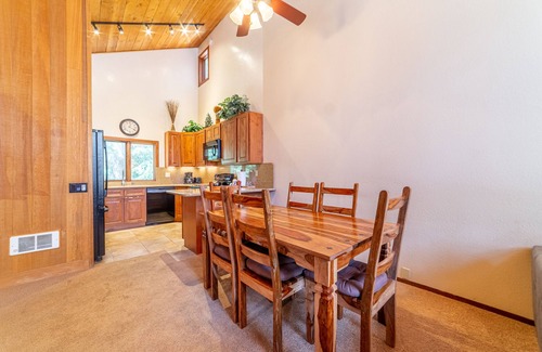 Mammoth Lakes Casa | Remodeled Mammoth Retreat, Wifi, Free Parking