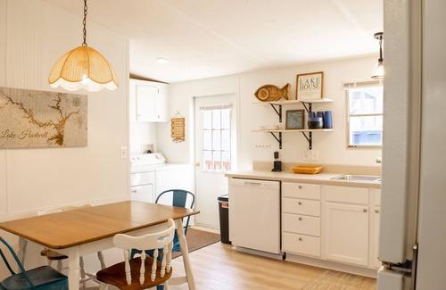 Townville Casa | Remodeled mobile home close to Green Pond and other landings