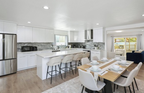 Fountain Valley Casa | Remodeled Modern Home Close to Disney/Beach