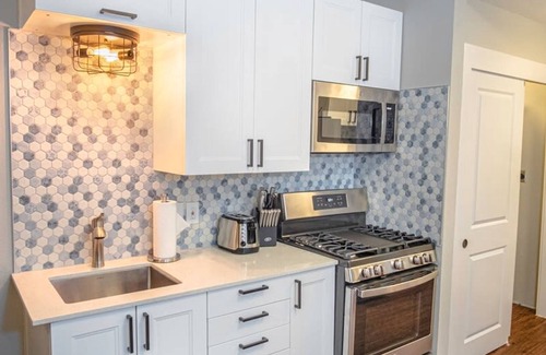 Mahncke Park Apartamento | Remodeled Modern 1BR 1BA Apt Near Downtown 5min Pearl