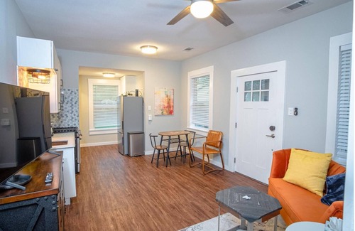 Mahncke Park Apartamento | Remodeled Modern 1BR 1BA Apt Near Downtown 5min Pearl