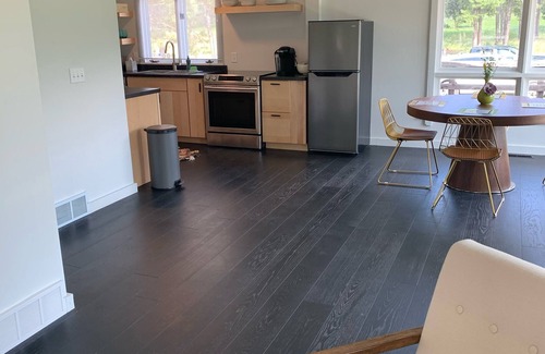 Rapid City Cabina | Remodeled modern hermits cabin