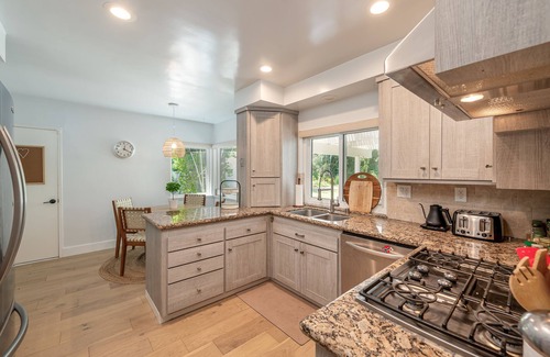 Thousand Oaks Casa | Remodeled Oasis Retreat w/Pool & Jacuzzi.