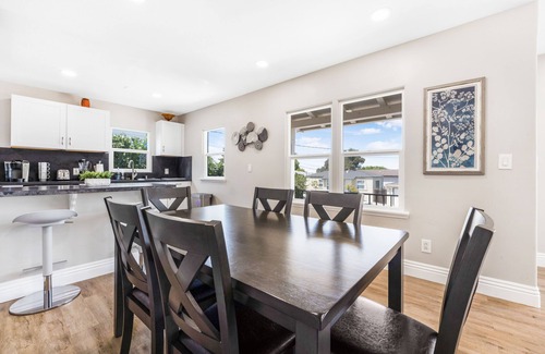 Point Loma Heights Casa | REMODELED OB HOME w/ AC, PARKING, SURFBOARDS, VIEWS - SLEEPS 8 - 3 KING BEDS