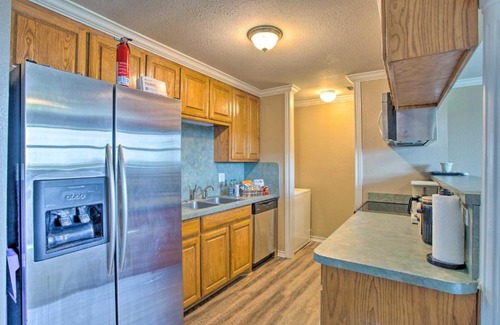 Sanger Apartamento | Remodeled Ranch Apt in Sanger 12 Mi to Lake!