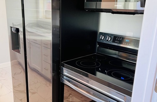 Dunbar Apartamento | Remodeled townhouse - 5 mins from Shawnee Sports Complex!