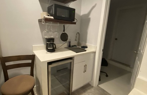 East Fort Lauderdale Cabaña | Beach cottage ,queen bed