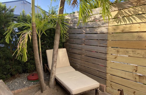 East Fort Lauderdale Cabaña | Beach cottage ,queen bed