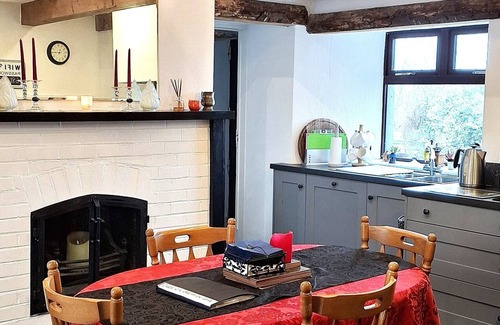 North Tipperary Casa | Remodelled historical house w/ 17th century tower. Pet friendly. Boardgames!