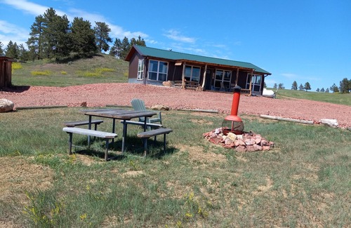 Recluse Cabina | Remote cabin for newlyweds or hunters. Wildlife, solitude, stillness abound.