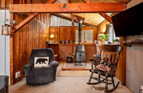 Scottsburg Cabina | Remote cabin in the woods