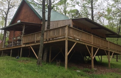 Board Camp Cabina | Una escapada remota ... cabaña aislada en el bosque nacional
