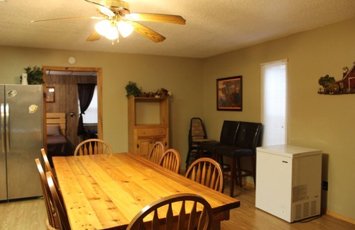 Board Camp Casa | Remote Spacious Cabin on Sugar Creek Near Wolf Pen Gap-Ouachita National Forest