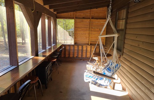 Board Camp Casa | Remote Spacious Cabin on Sugar Creek Near Wolf Pen Gap-Ouachita National Forest