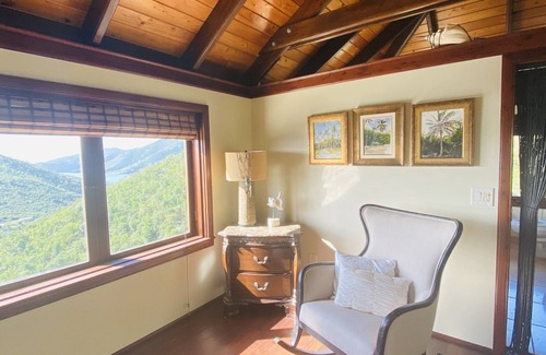 Estate Emmaus Casa | ¡Villa remota de STJ Coral Bay con vistas espectaculares!