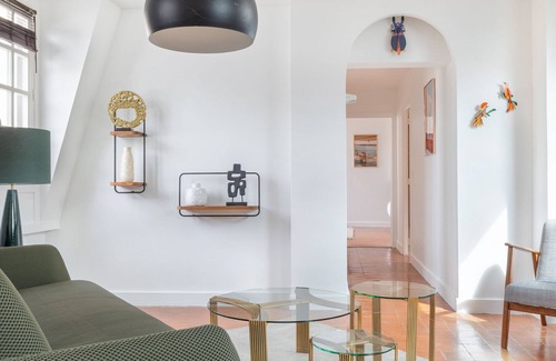 Marais Apartamento | Renaissance, 2BR/1BA, 5 people