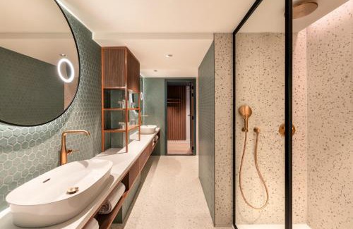 Burgwallen Nieuwe Zijde Hotel | Renaissance Amsterdam Hotel