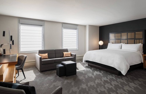 Downtown Des Moines Hotel | Renaissance Des Moines Savery Hotel