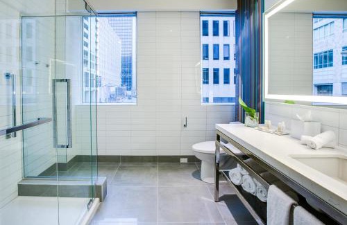 Downtown Montreal Hotel | Renaissance Montreal Downtown Hotel